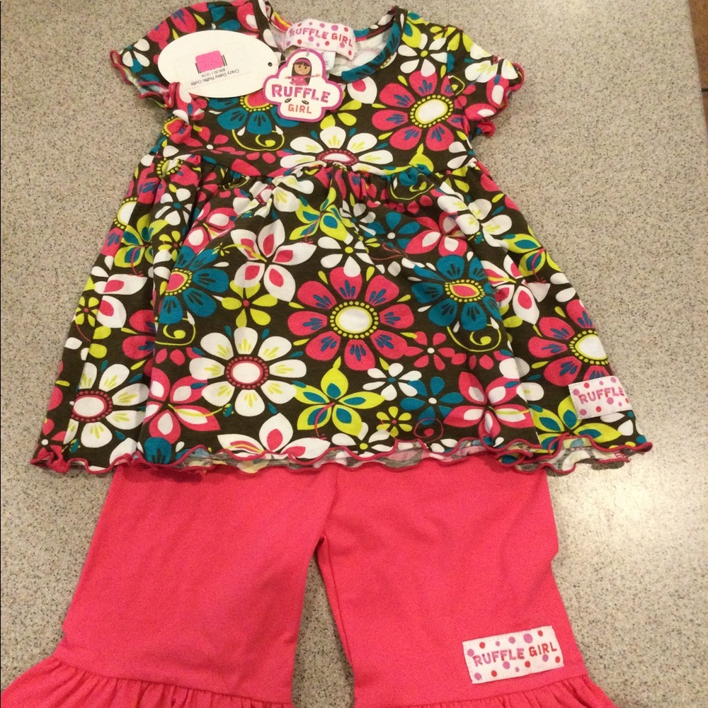 Ruffle Girl 2 piece girl’s outfit, size 12-18 mo